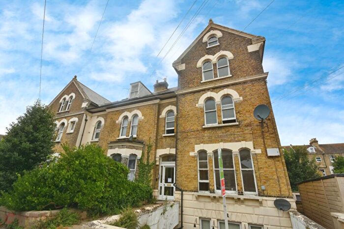 1 Bedroom Flat For Sale In South Eastern Road, Ramsgate, CT11