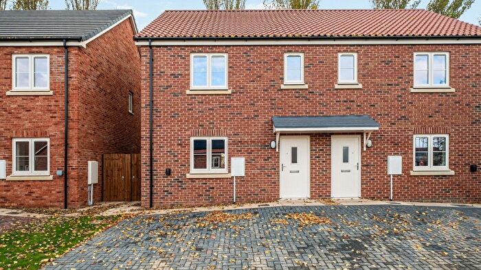 3 Bedroom Semi Detached House For Sale In Brunswick Fields, Long Sutton, Long Sutton, PE12