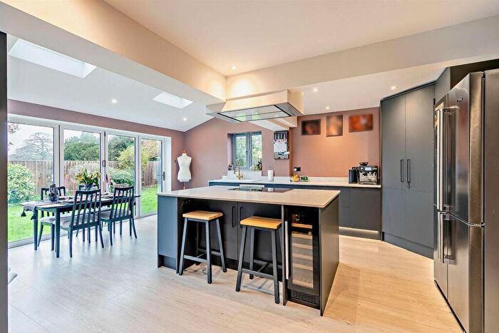 4 Bedroom Detached House For Sale In Cirencester, GL7