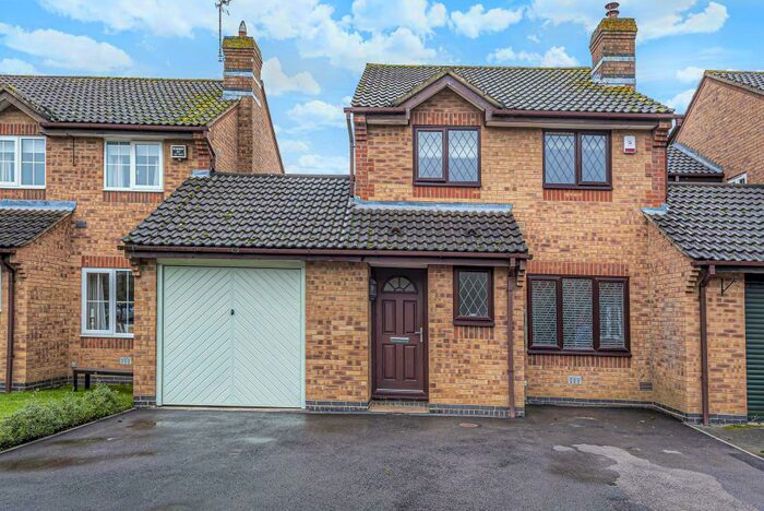 3 Bedroom Link Detached House To Rent In Ravencroft, Bicester, OX26