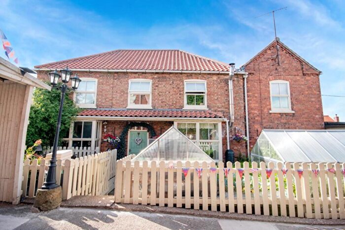 4 Bedroom Detached House For Sale In High Street, Misterton, DN10