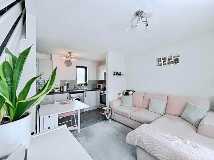 1 Bedroom Terraced House For Sale In Colyers Reach, Chelmsford, CM2