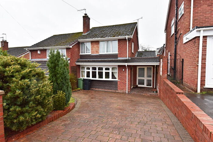 3 Bedroom Semi Detached House For Sale In Wordsley, Woodstock Close, DY8