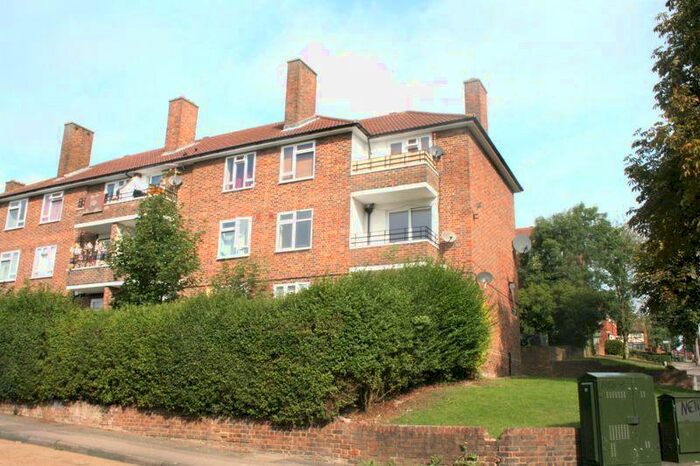 1 Bedroom Flat To Rent In Redcar Road, Romford, RM3
