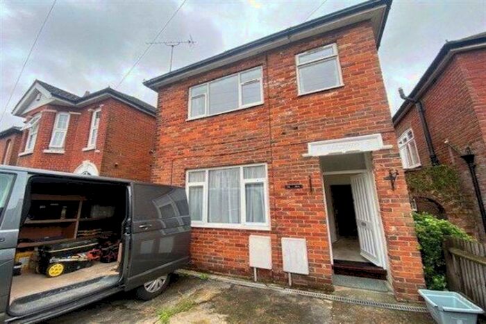 1 Bedroom Flat To Rent In Oaktree Road, Southampton, SO18