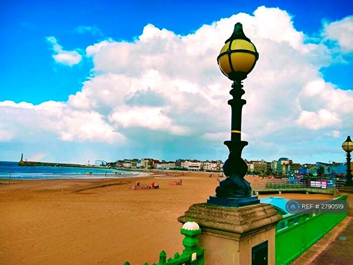 2 Bedroom Flat To Rent In Next To Margate Beach, Margate, CT9