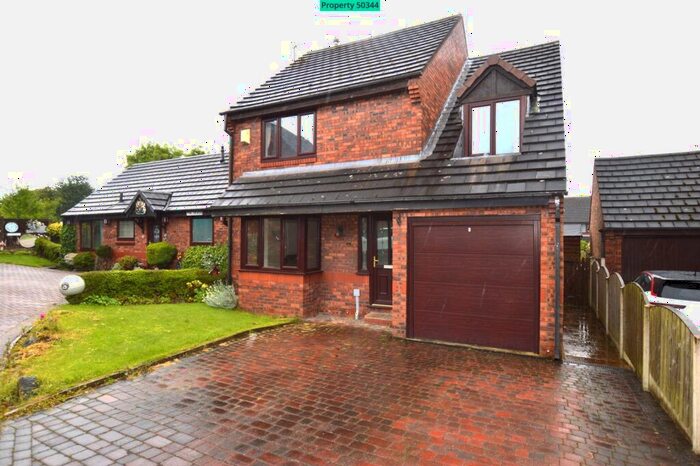 4 Bedroom Detached House To Rent In Harewood Way, Leeds, LS13