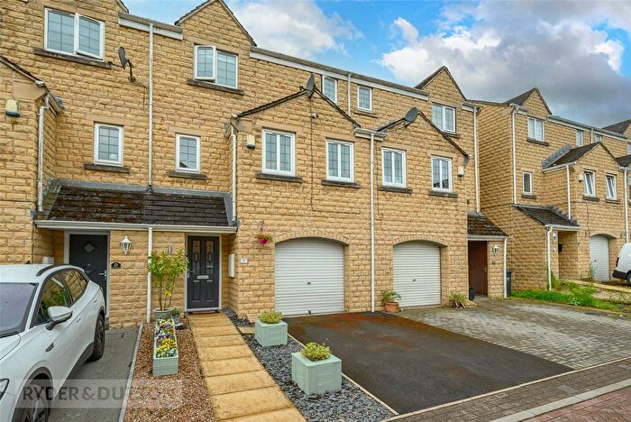 4 Bedroom Town House For Sale In Larch Close, Wheatley, Halifax, West Yorkshire, HX2
