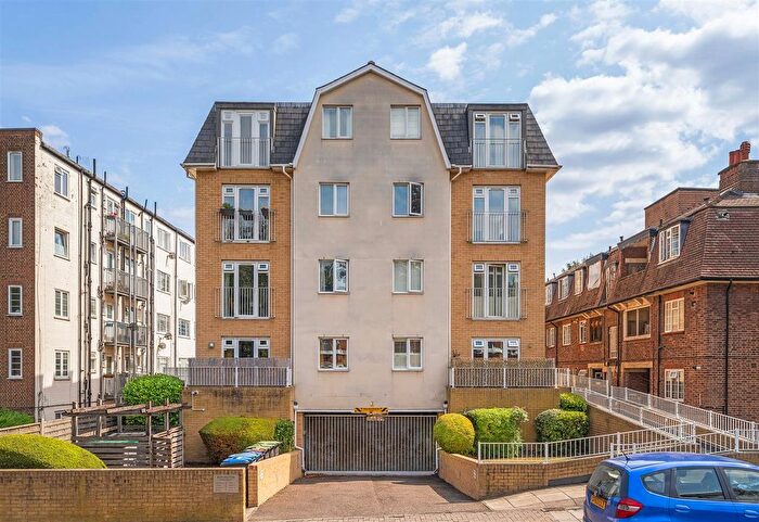 2 Bedroom Flat For Sale In Burlington Apartments, Anerley Park, Penge, London, SE20