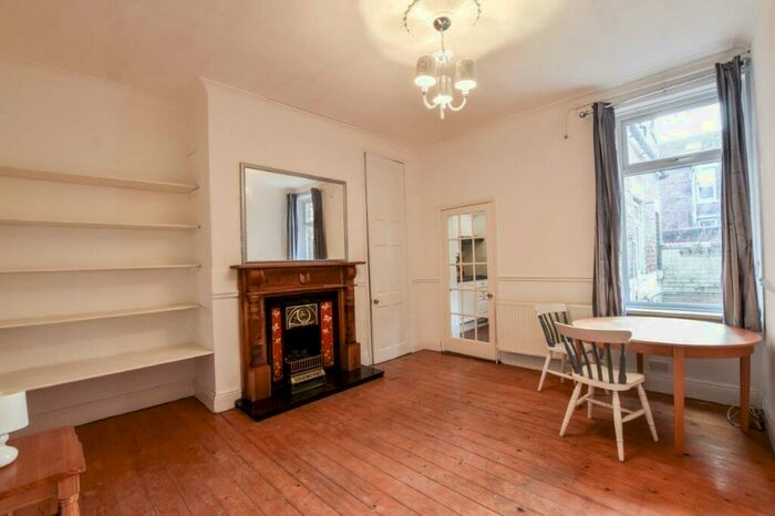 2 Bedroom Flat To Rent In Bayswater Road, West Jesmond, NE2