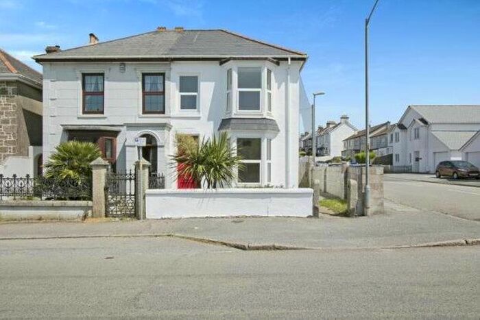 4 Bedroom Property To Rent In Tehidy Road, Camborne, TR14