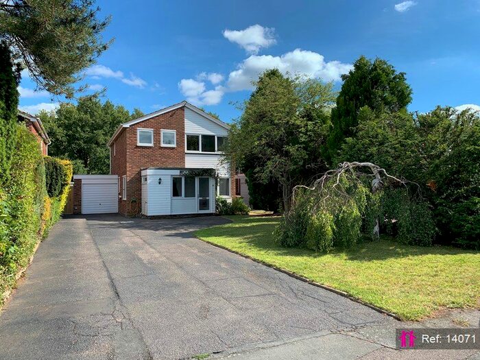 4 Bedroom Detached House To Rent In Glebelands, Claygate, Esher, KT10
