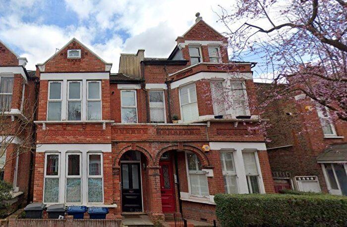1 Bedroom Flat To Rent In Park Hall Road, London, N2