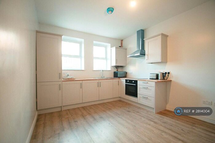 2 Bedroom Flat To Rent In High Street, Connahs Quay, CH5