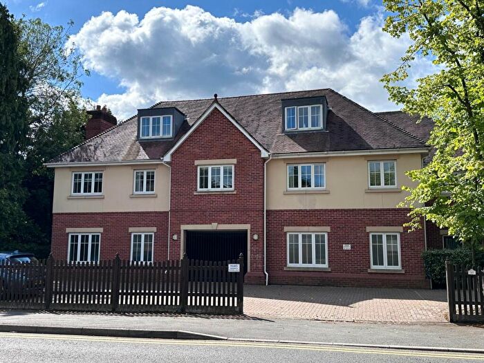 2 Bedroom Apartment For Sale In Ledborough Lane, Beaconsfield, Buckinghamshire, HP9