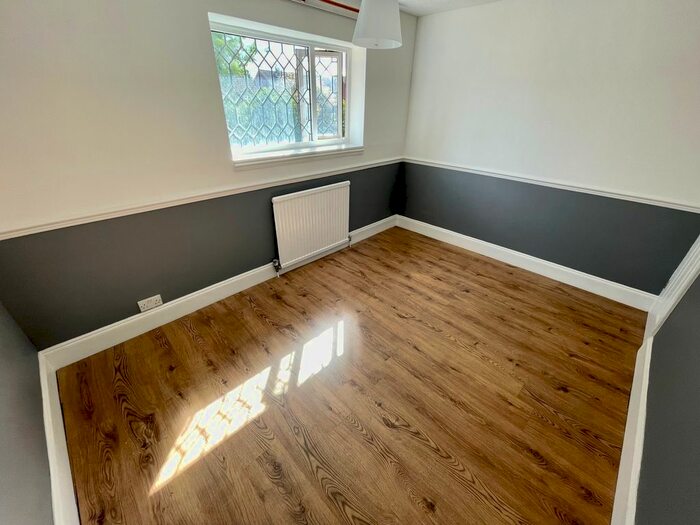 3 Bedroom Property To Rent In Littlefield Road, Luton, LU2