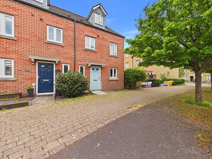 3 Bedroom Semi-Detached House For Sale In Worle Moor Road, Weston Village, Weston-Super-Mare, BS24