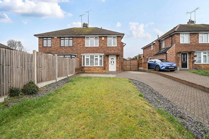 3 Bedroom Semi Detached House For Sale In Extended Family Close To School & Town Centre, ME8