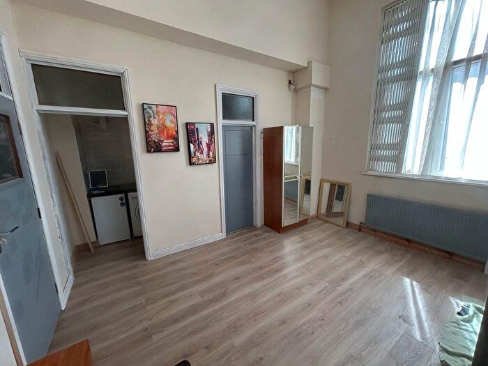 1 Bedroom Apartment To Rent In Severn Road, Canton, Cardiff, CF11
