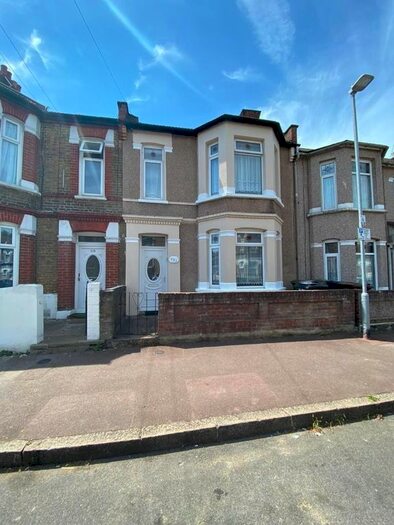 3 Bedroom Terraced House To Rent In Glenny Road, Barking, IG11