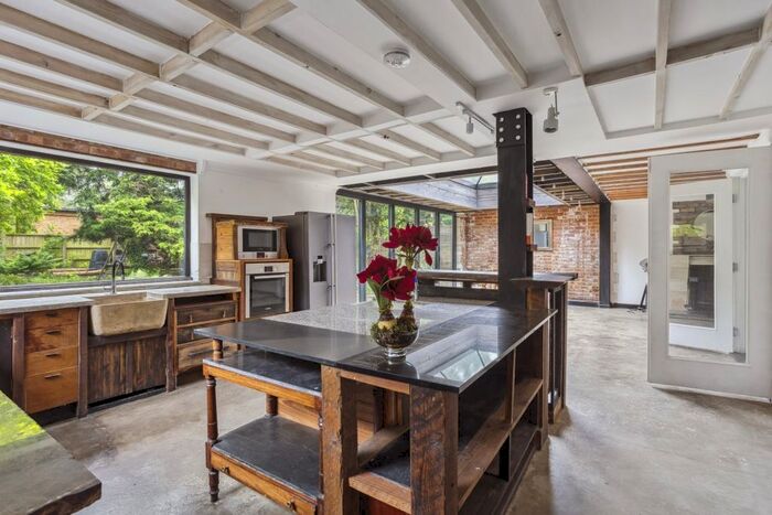 4 Bedroom Semi-Detached House To Rent In Beechwood Close, Ascot, SL5