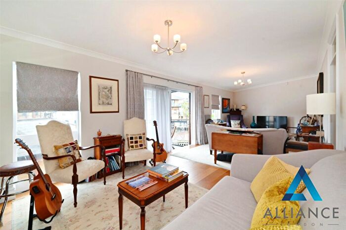 4 Bedroom House To Rent In Goodhart Place, Horseferry Road, London, E14