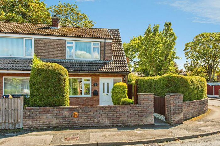 3 Bedroom Semi-Detached House For Sale In Pear Tree Crescent, Walton-Le-Dale, Preston, Lancashire, PR5