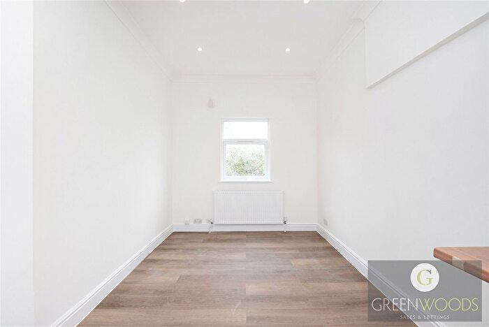 1 Bedroom Flat To Rent In The Broadway, Ealing, W13