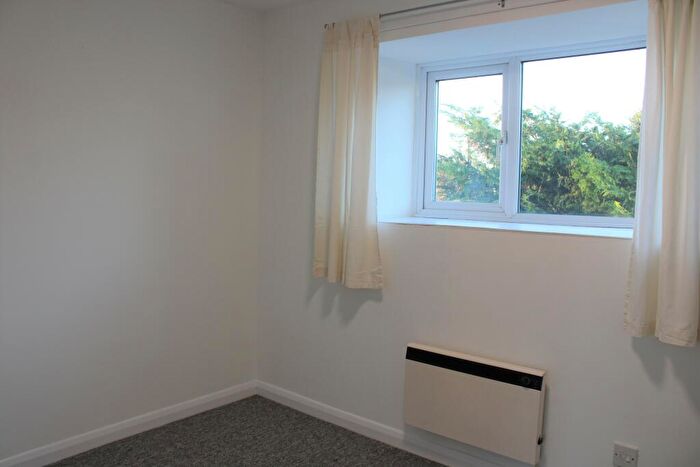2 Bedroom Flat To Rent In Central Yeovil, Somerset, BA20