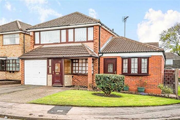4 Bedroom Detached House For Sale In Spring Parklands, Dudley, DY1
