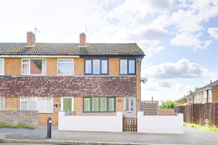 3 Bedroom Semi-Detached House For Sale In Besecar Avenue, Gedling, NG4