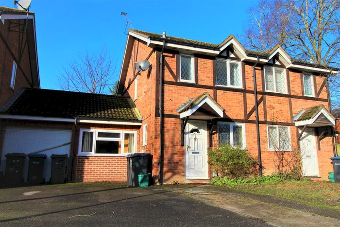 1 Bedroom Semi-detached House To Rent In Ravenfield, Englefield Green, Egham, TW20