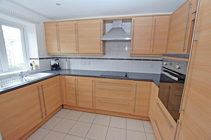 1 Bedroom Apartment For Sale In Clover Leaf Court, Ackender Road, Alton, Hampshire, GU34