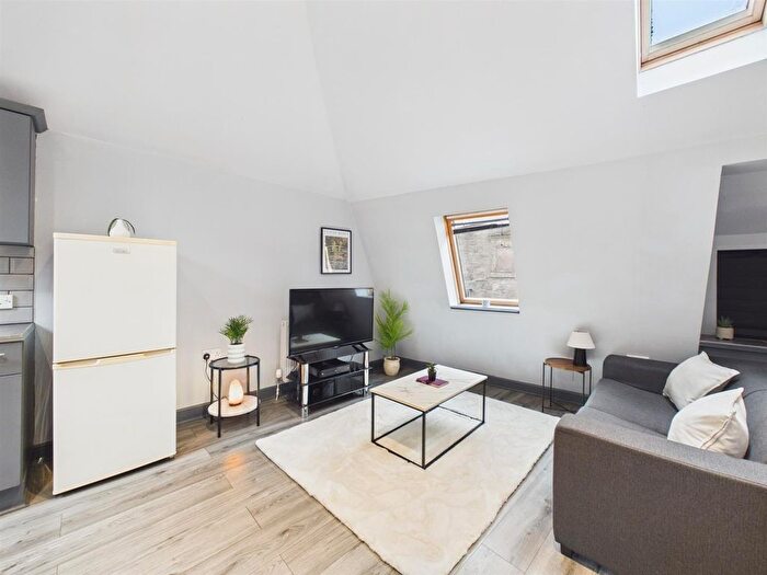 1 Bedroom Property For Sale In Cornton Place, Crieff, PH7