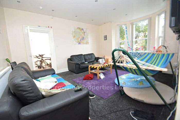 10 Bedroom Terraced House To Rent In Bainbrigge Road, Headingley, Leeds, LS6