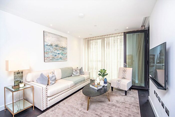 2 Bedroom Flat To Rent In Charles Clowes Walk, Nine Elms, SW11