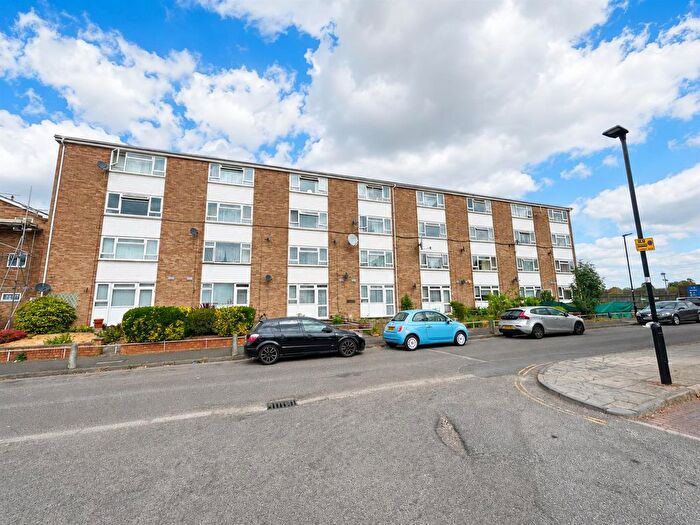 2 Bedroom Maisonette To Rent In Crane Lodge Road, Heston, TW5