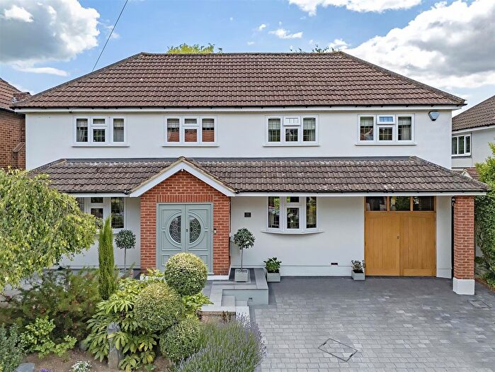 4 Bedroom Detached House For Sale In Selwood Road, Brentwood, CM14