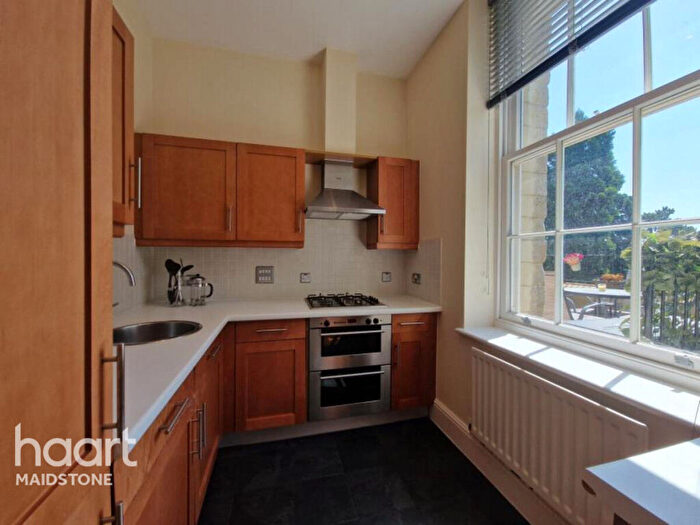 2 Bedroom Apartment To Rent In St Andrews Park, Tarragon Road, Maidstone, ME16