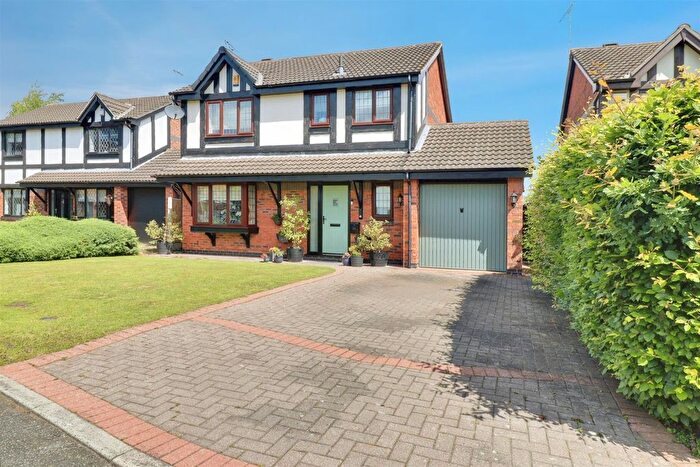 4 Bedroom Detached House For Sale In Oakhurst Drive, Crewe, CW2