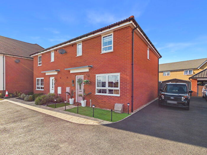 3 Bedroom Semi Detached House For Sale In Mitchell Close, Watton, Thetford, Norfolk, IP25