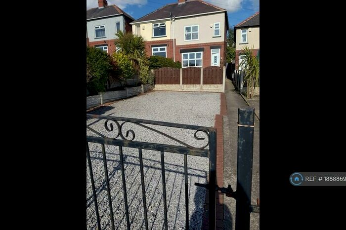 2 Bedroom Semi-Detached House To Rent In Highstone Lane, Barnsley, S70