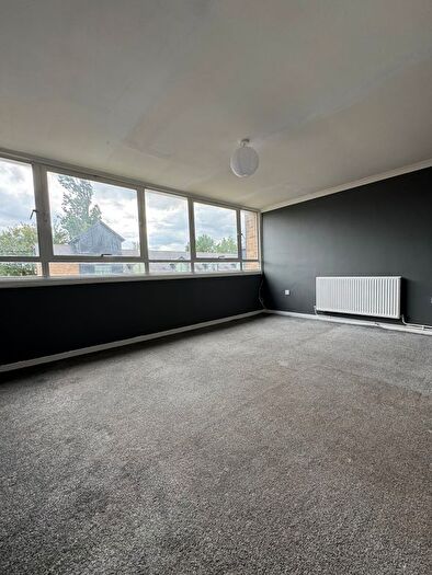 3 Bedroom Flat To Rent In Parsonage Lane, EN2