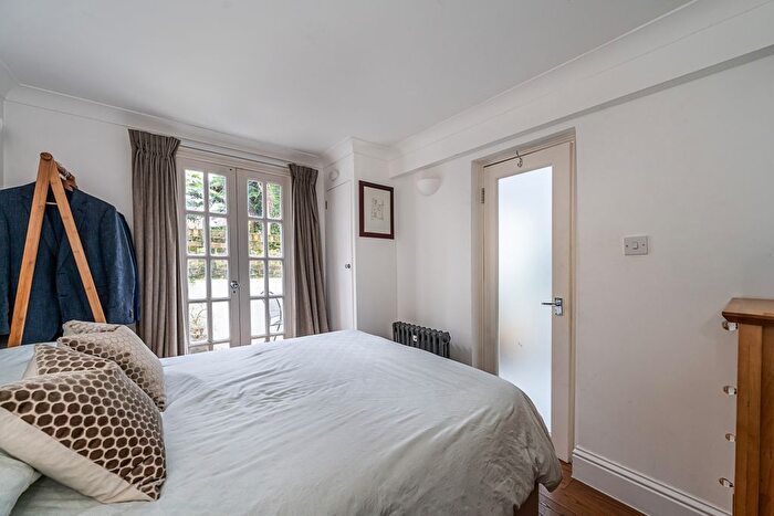 2 Bedroom Flat To Rent In Charlwood Street, London, SW1V