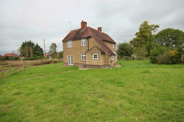 3 Bedroom Detached House To Rent In Bidwell, LU5