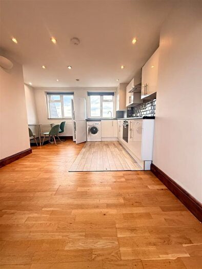 1 Bedroom Flat To Rent In Montana Road, Tooting Bec, London, SW17