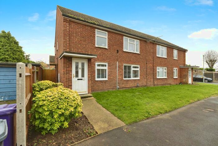 2 Bedroom Maisonette For Sale In Kings Hedges, Hitchin, Hertfordshire, SG5