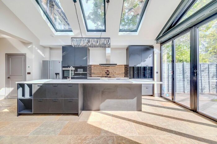 6 Bedroom Terraced House To Rent In Daisy Lane, London, SW6