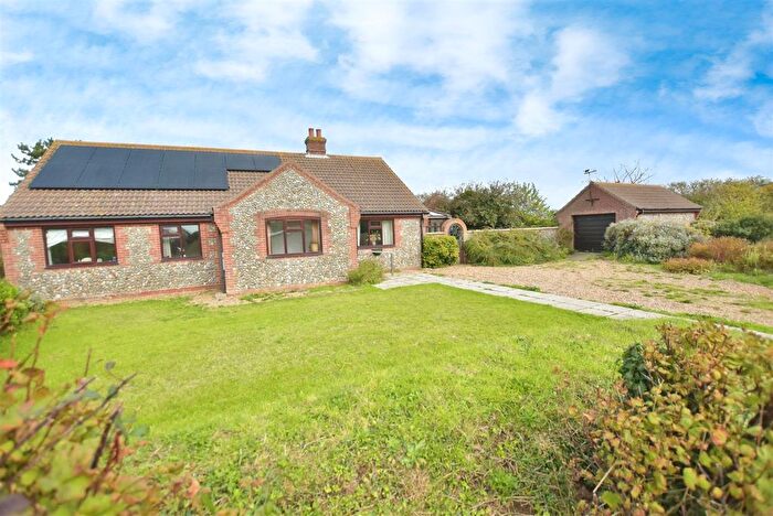 3 Bedroom Detached Bungalow For Sale In Mundesley Road, Trimingham, Norwich, NR11