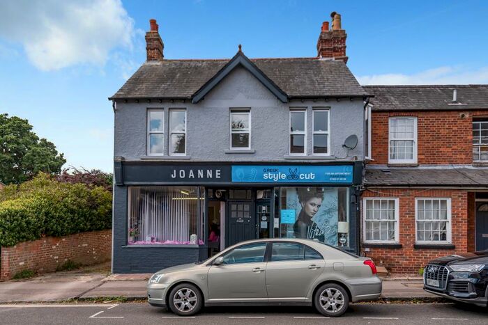 2 Bedroom Apartment To Rent In New High Street, Headington, OX3